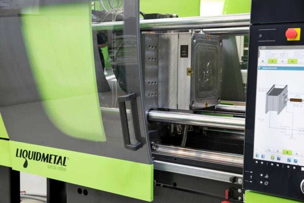 © Engel
Maschine für Spritzgussteile aus Metalllegierungen. Maschine für Spritzgussteile aus Metalllegierungen.
