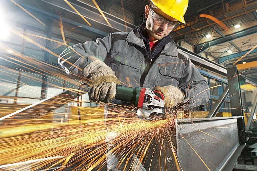 © Metabo
Durch Betriebsvereinbarung kann bei den Metallern die Normalarbeitszeit in einem bestimmten Durchrechnungszeitraum flexibler verteilt werden. Durch Betriebsvereinbarung kann bei den Metallern die Normalarbeitszeit in einem bestimmten Durchrechnungszeitraum flexibler verteilt werden.