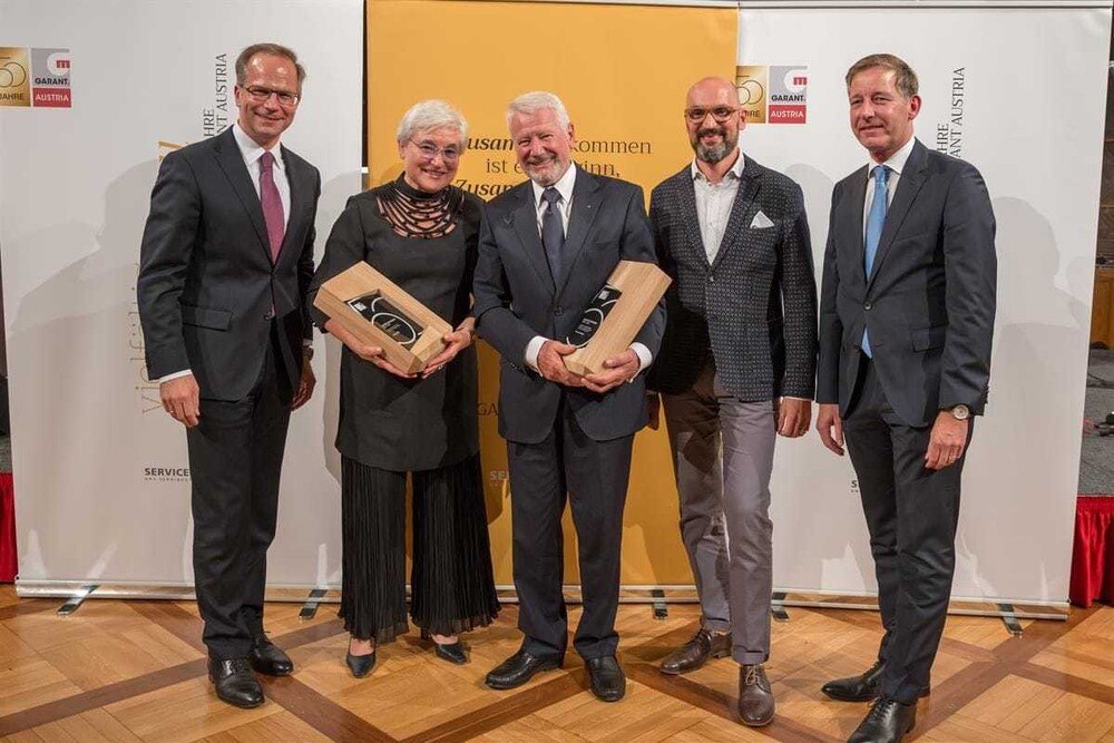 © Service&More
Christian Wimmer, Gitta Hettler, Werner Anninger, Armin Manzenreiter und Torsten Goldbecker Christian Wimmer, Gitta Hettler, Werner Anninger, Armin Manzenreiter und Torsten Goldbecker