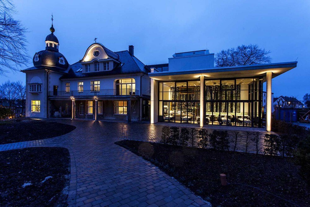 © Pallmann
Parkettrenovierung der Humboldt-Villa in Lüdenscheid Parkettrenovierung der Humboldt-Villa in Lüdenscheid