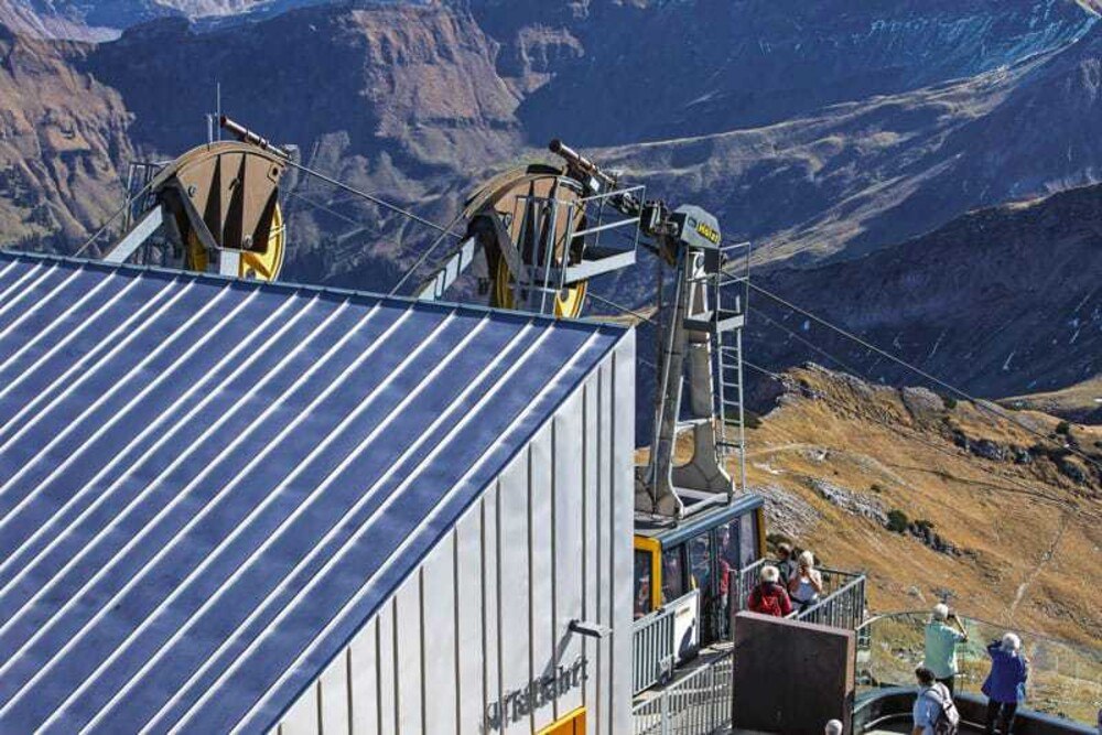 © beigestellt
Einsatz auf der Nebelhornbahn: Edelstahldächer eignen sich für extreme Witterungsbedingungen. Einsatz auf der Nebelhornbahn: Edelstahldächer eignen sich für extreme Witterungsbedingungen.
