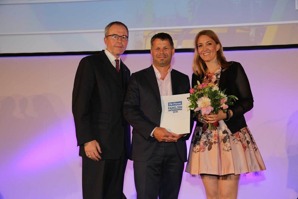 © „Die Presse“/Günther Peroutka
ÖNK Generalsekretär Christian Sonnweber, Alexander und Evelyn Dorn ÖNK Generalsekretär Christian Sonnweber, Alexander und Evelyn Dorn
