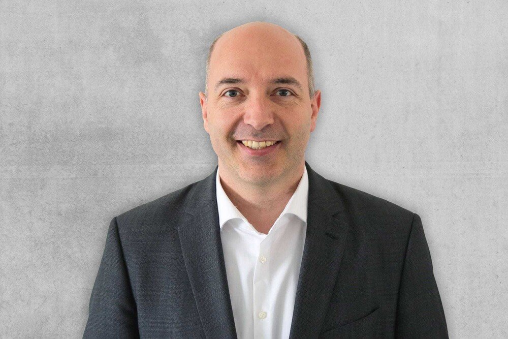 © MC-Bauchemie, Bottrop
Markus Weinzierl hat zum 1. Februar 2019 die Position als Geschäftsführer bei der MC-Bauchemie Müller GmbH sowie der Botament Systembaustoffe GmbH & Co KG in Österreich übernommen. Markus Weinzierl hat zum 1. Februar 2019 die Position als Geschäftsführer bei der MC-Bauchemie Müller GmbH sowie der Botament Systembaustoffe GmbH & Co KG in Österreich übernommen.