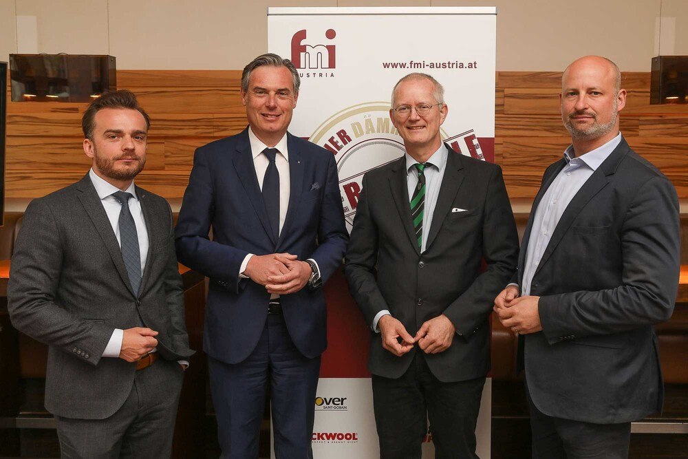 © FMI/ Richard Tanzer
v.l. Rechtsanwalt David Suchanek, FMI-Vorstandsvorsitzender Udo Klamminger, Universitätsprofessor Roland Pomberger und Vorsitzender des Österreichischen Baustoff-Recycling-Verbands Thomas Kasper. v.l. Rechtsanwalt David Suchanek, FMI-Vorstandsvorsitzender Udo Klamminger, Universitätsprofessor Roland Pomberger und Vorsitzender des Österreichischen Baustoff-Recycling-Verbands Thomas Kasper.