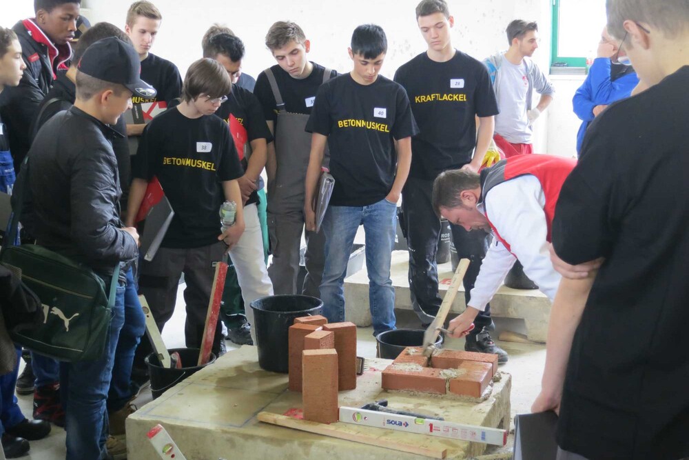 © Hauzenberger
Wie sich die Überarbeitung des Berufsausbildungsgesetzes auf die Lehre am Bau auswirkt, ist noch nicht abzuschätzen. Wie sich die Überarbeitung des Berufsausbildungsgesetzes auf die Lehre am Bau auswirkt, ist noch nicht abzuschätzen.