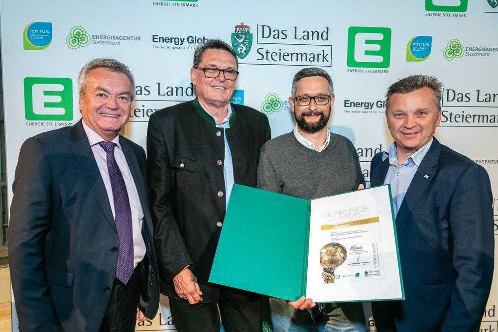 © Werner Krug
LR Anton Lang, Bernhard Kaufmann (IKK Engineering GmbH), Robert Charuza (IKEA Austria GmbH), Robert Pichler (TBH Ingenieur GmbH) LR Anton Lang, Bernhard Kaufmann (IKK Engineering GmbH), Robert Charuza (IKEA Austria GmbH), Robert Pichler (TBH Ingenieur GmbH)