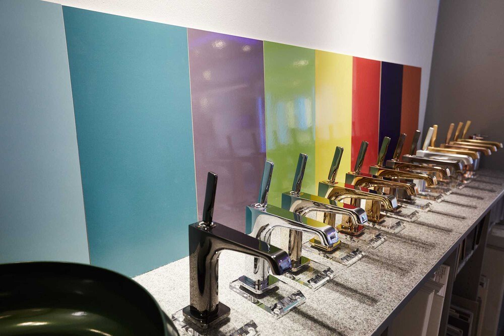 © VDS
Farbenfroh ging es in der Bad-Ausstellung von Josef Küpper Söhne GmbH am Tag des Bades zu. Farbenfroh ging es in der Bad-Ausstellung von Josef Küpper Söhne GmbH am Tag des Bades zu.