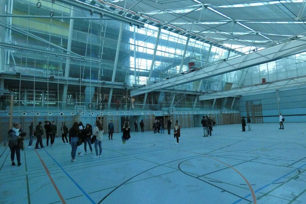 © Zeininger
Helmut Richter: Informatik-Doppel-Hauptschule am Kinkplatz in Wien 14, Demo Lecture am Tag des Denkmals, 18.9.2019 Helmut Richter: Informatik-Doppel-Hauptschule am Kinkplatz in Wien 14, Demo Lecture am Tag des Denkmals, 18.9.2019