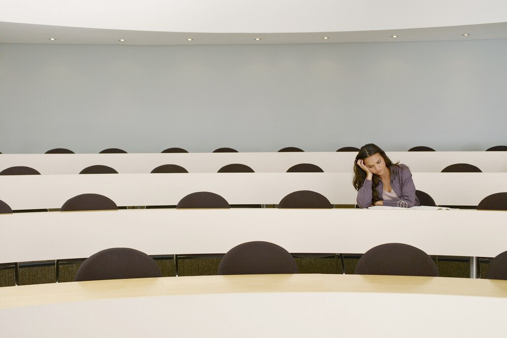 © Chris Ryan / Getty Images
Auch in Zukunft dürfen die Studierenden der TU Wien nur in Ausnahmefällen an Präsenzveranstaltungen teilnehmen. Auch in Zukunft dürfen die Studierenden der TU Wien nur in Ausnahmefällen an Präsenzveranstaltungen teilnehmen.