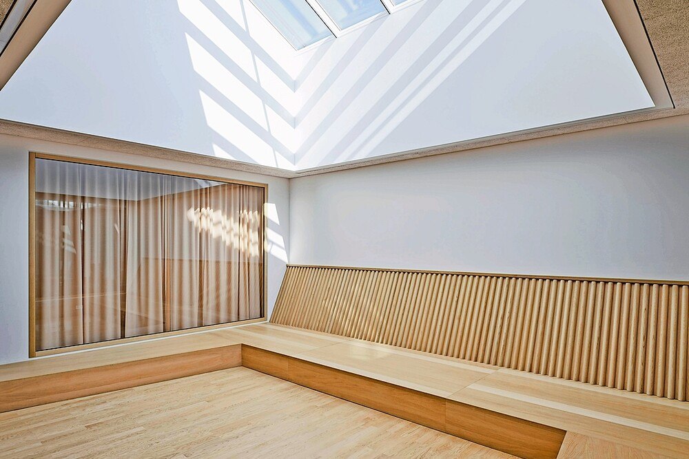 © David Schreyer
Im Bildungscampus Bütze setzen Schenker Salvi Weber Architekten Tageslicht funktional und ästhetisch in Szene. Im Bildungscampus Bütze setzen Schenker Salvi Weber Architekten Tageslicht funktional und ästhetisch in Szene.