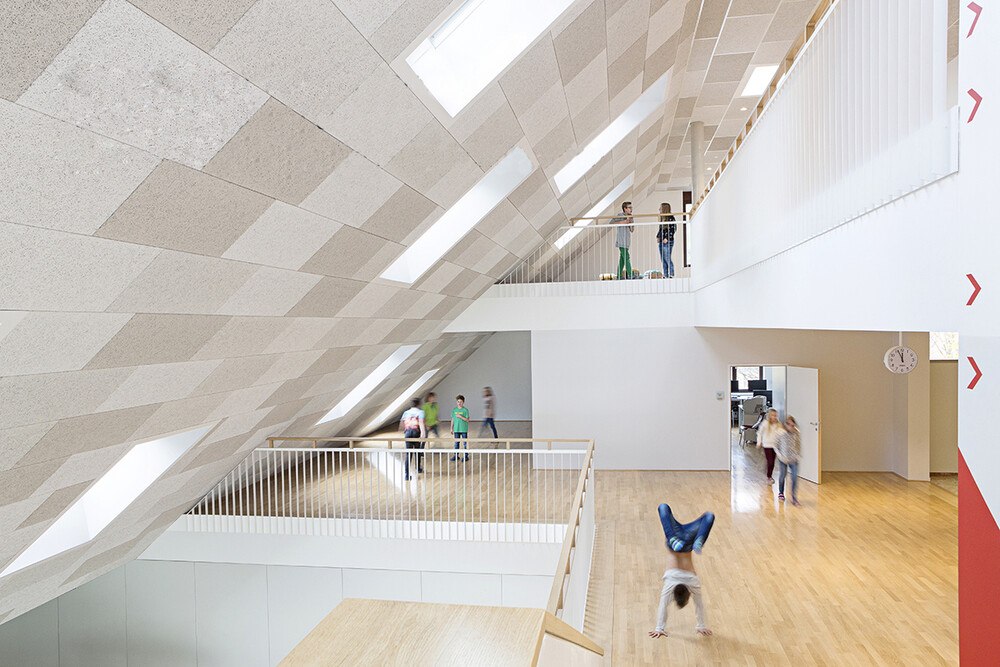 © Velux
Gerade Kindergärten und Schulen brauchen viel Tageslicht. Innenbereich einer Schule mit viel Tageslicht