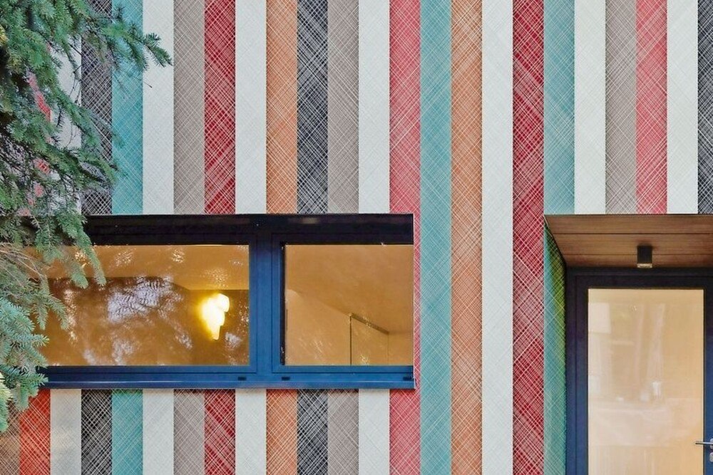 © Instabilelab
Nur eine von vielen Möglichkeiten: Instabilelab kann Fassaden tapezieren.
Tapezierte Fassade.