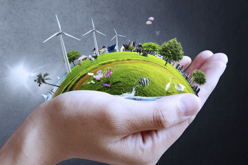 © violetkaipa/iStock/Getty Images Plus via Getty Images
Nur 48 Prozent der Jugendlichen kennen derzeit den Begriff "Green Jobs". Doch wenn sie mehr davon erfahren, sind sie sehr interessiert.
Hand hält Halbkugel mit grüner Wiese, Blumen, Bäume, Meer und Windräder.