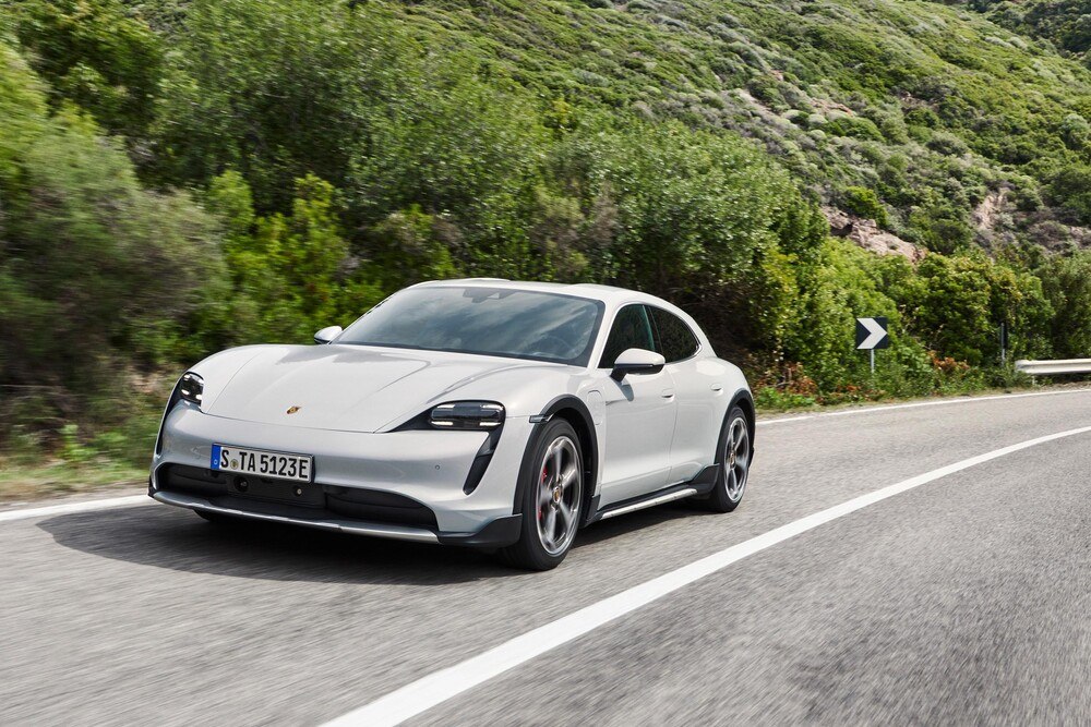 © Porsche Porsche Taycan 4S Cross Turismo.