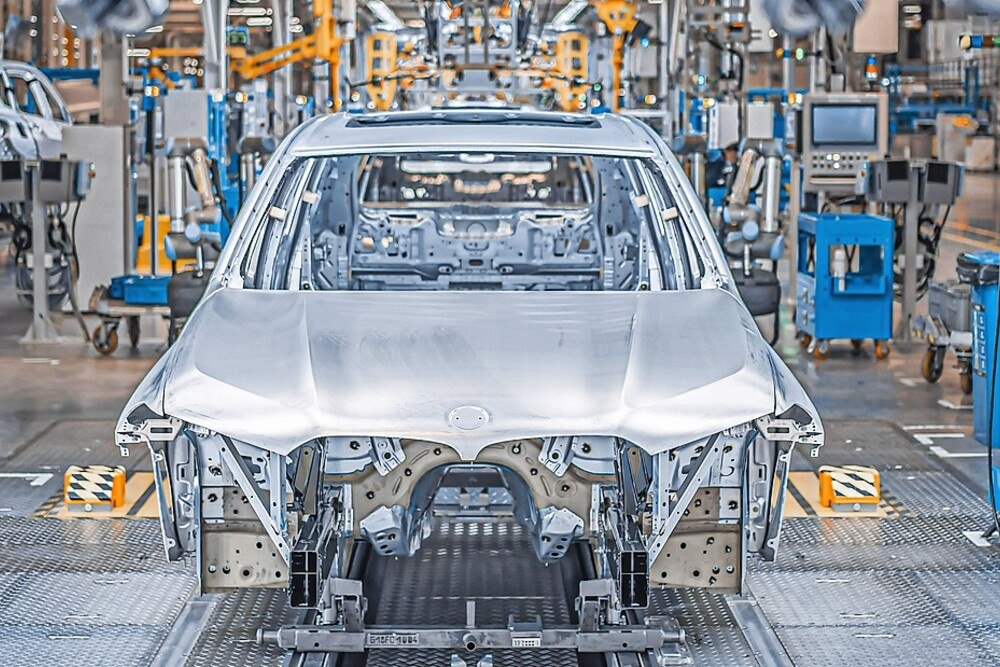 © BMW Group
Die BMW Gruppe sichert sich CO2-reduzierten Stahl für ihr weltweites Produktionsnetzwerk.
BMW Karosserie im Produktionswerk