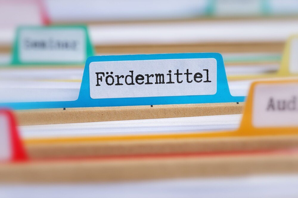 © Getty Images/Zerbor
Eine neue Anwendung im Unternehmensserviceportal (USP) des Finanzministeriums unterstützt bei der Suche nach der passenden Förderung.
Fördermittel