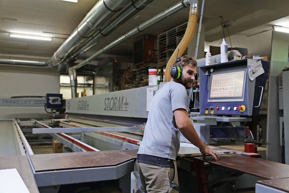 © Katharina Kutsche Kantenanleimmaschine mit Rückführsystem