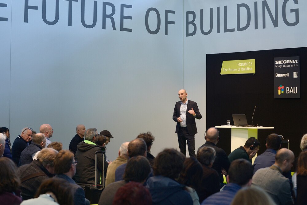 © Messe München
Die Zukunft des Bauens unter den Auflagen von Nachhaltigkeit und Klimaneutralität steht im Fokus des Rahmenprogramms der BAU 2023.
Die Zukunft des Bauens unter den Auflagen von Nachhaltigkeit und Klimaneutralität steht im Fokus des Rahmenprogramms der BAU 2023.