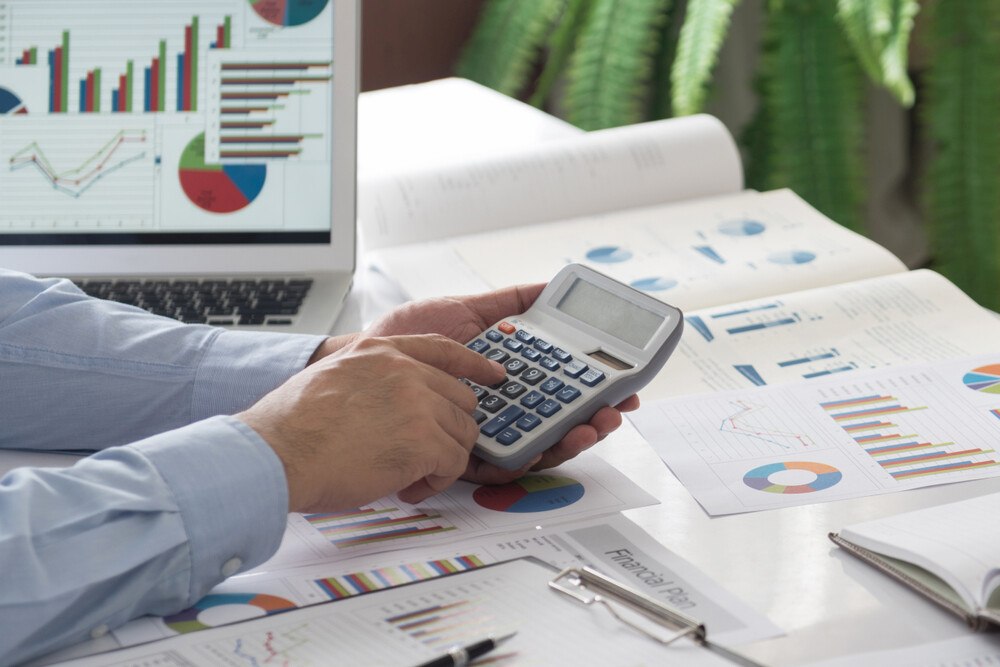 © utah778/iStock/Getty Images Plus via Getty Images
Rund zwei Drittel der heimischen Unternehmen haben heuer ihre Finanzmanagement-Maßnahmen verschärft.
Rund zwei Drittel der heimischen Unternehmen haben heuer ihre Finanzmanagement-Maßnahmen verschärft.