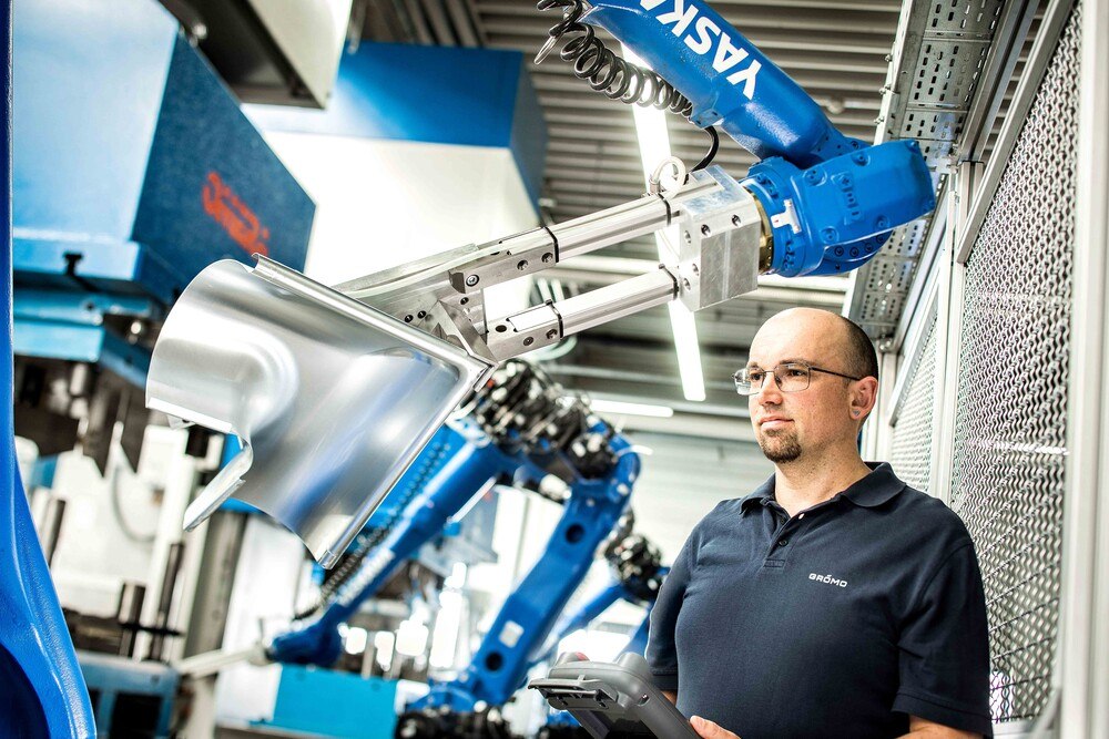 © Grömo
Die vollautomatisierten Produktionsanlagen im deutschen Grömo-Werk gehören zu den weltweit modernsten in der Branche.
Die vollautomatisierten Produktionsanlagen im Grömo-Werk gehören zu den weltweit modernsten in der Branche.