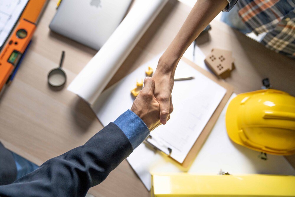 © Chai_pagchong / Getty Image Plus via Getty Images
Komplexes Thema Bauverträge. Viele Verträge und AGB bauen auf der ÖNorm B 2110 "Allgemeine Vertragsbestimmungen für Bauleistungen" auf. Im Mai wurde sie neu aufgelegt.
Komplexes Thema Bauverträge. Viele Verträge und AGB bauen auf der ÖNorm B 2110 "Allgemeine Vertragsbestimmungen für Bauleistungen" auf. Im Mai wurde sie neu aufgelegt.