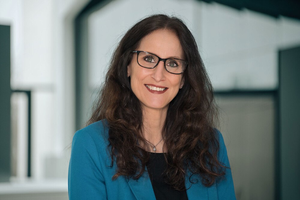 © NürnbergMesse
Elke Harreiß ist die Leiterin der Fachmesse Fensterbau Frontale, die vom 19. bis 22. März 2024 in Nürnberg stattfindet.
Elke Harreiß ist die Leiterin der Fachmesse Fensterbau Frontale, die vom 19. bis 22. März 2024 in Nürnberg stattfindet.
