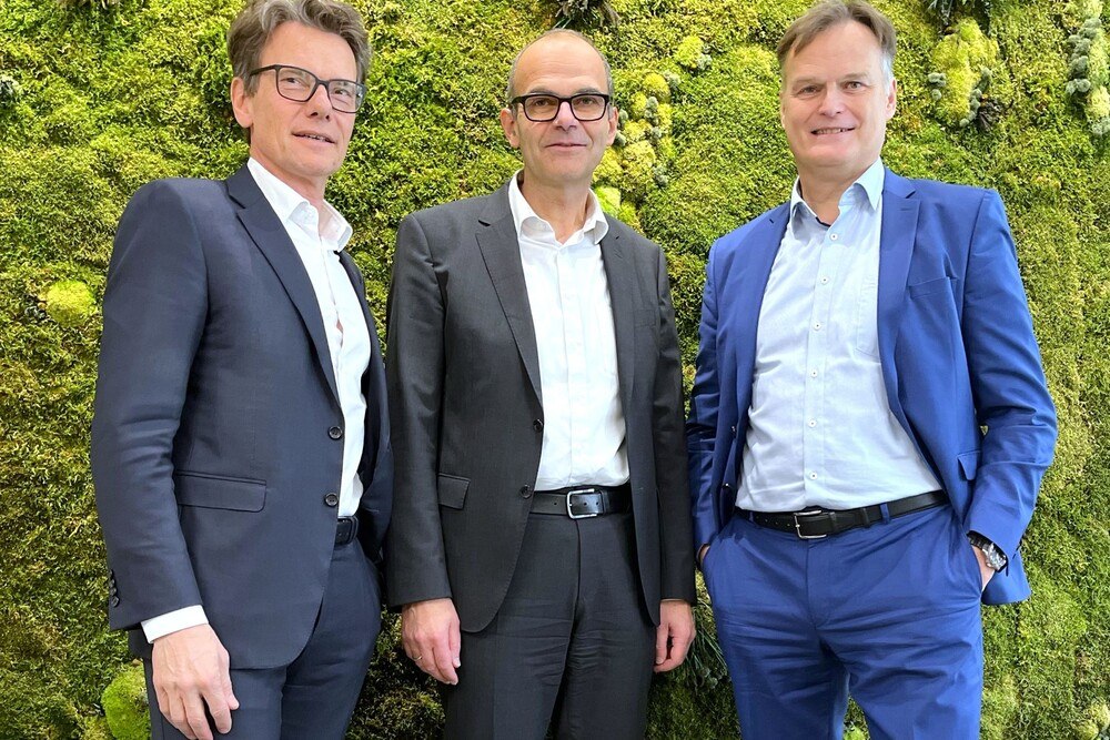 © Sandra Bauer - Swietelsky
Peter Krammer und Robert Schedler mit BZ-Chefredakteur Martin Hehemann nach vollbrachtem Interview.
Peter Krammer und Robert Schedler mit BZ-Chefredakteur Martin Hehemann.