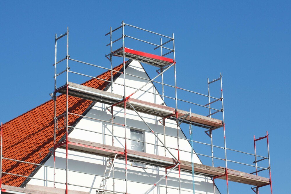 © iStock / Getty Images Plus / Detailfoto
Mit 1.1.2024 wurde die Förderhöhe für die umfassende Sanierung verdreifacht. Diese beinhaltet auch die Dach- und Fassadendämmung sowie den Fenstertausch für private und gewerbliche Bestandsbauten.
Mit 1.1.2024 wurde die Förderhöhe für die umfassende Sanierung verdreifacht. Diese beinhaltet auch die Dach- und Fassadendämmung sowie den Fenstertausch für private und gewerbliche Bestandsbauten.