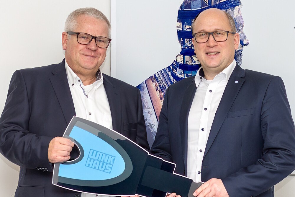Otmar Zeintl (r.) ist neuer Geschäftsführer von Winkhaus Austria. Clemens Moers geht in den Ruhestand.