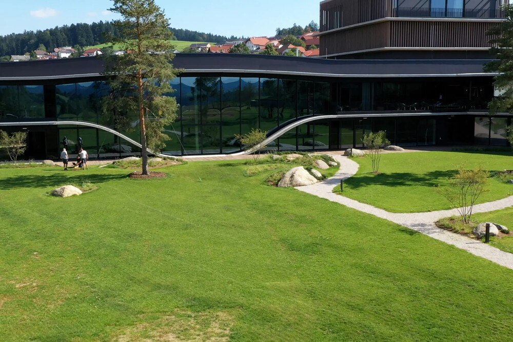 © Loxone
Loxone Campus: 360-Grad-Erlebnis für intelligente Gebäudeautomation
Campus