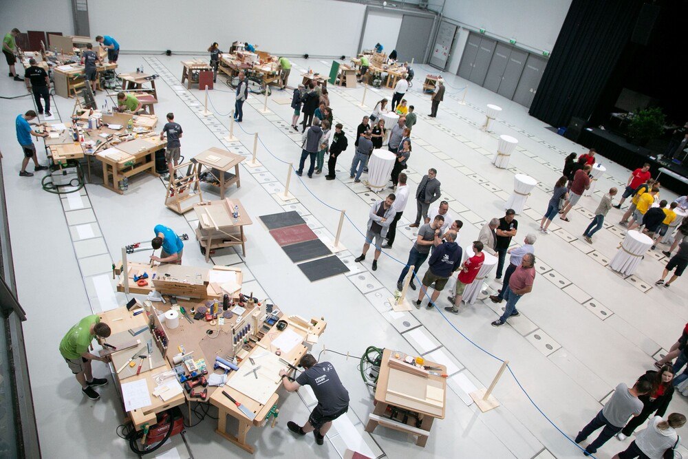 © City Foto
Im Vorjahr maßen sich die besten Lehrlinge des Landes im Linzer Designcenter. Heuer ist die Salzburger Innung als Veranstalterin an der Reihe.
BLW Tischlerei 2024