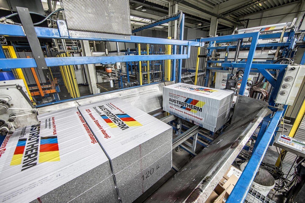 © Austrotherm
Die EPS-Produktion in Michelhausen (NÖ) wird künftig von Austrotherm betrieben.
Die EPS-Produktion in Michelhausen (NÖ) wird künftig von Austrotherm betrieben.