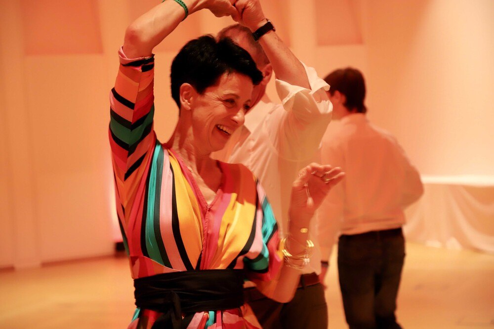 © Birgit Tegtbauer
Die beliebten Glasscherb'ndanz finden 2025 wieder als Sommerball im Hotel Andaz in Wien statt.
Glasscherb'ndanz 2024