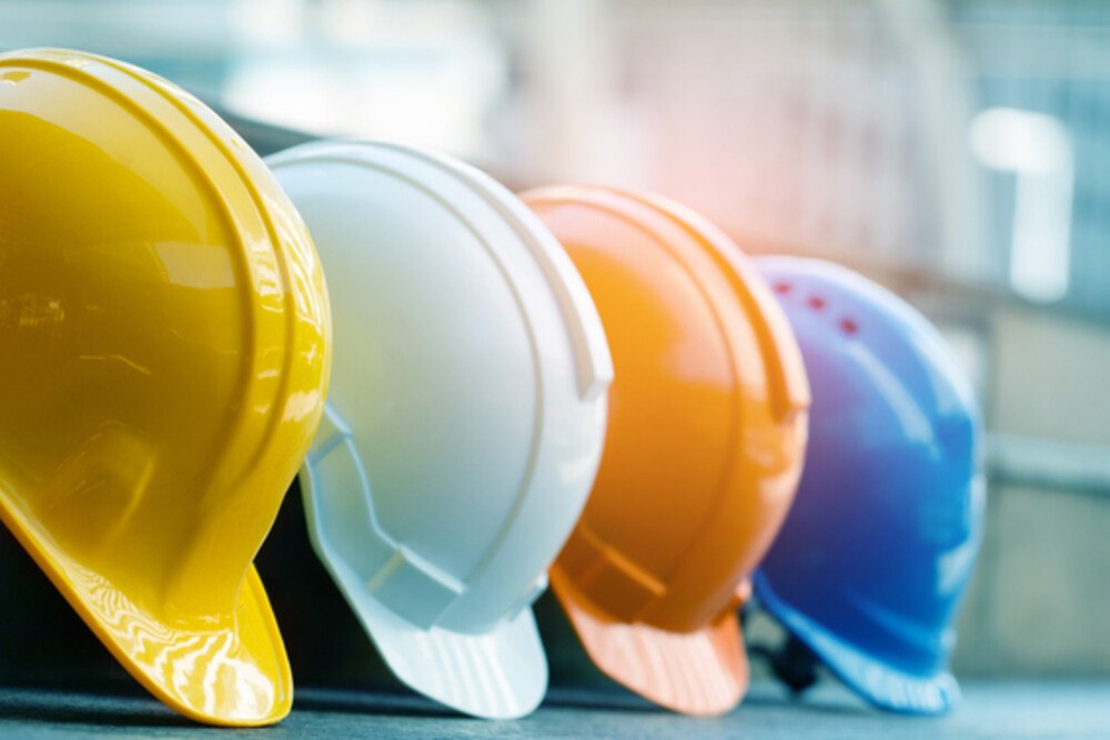 © Rapeepat Pornsipak iStock Getty Images Plus Bauhelme