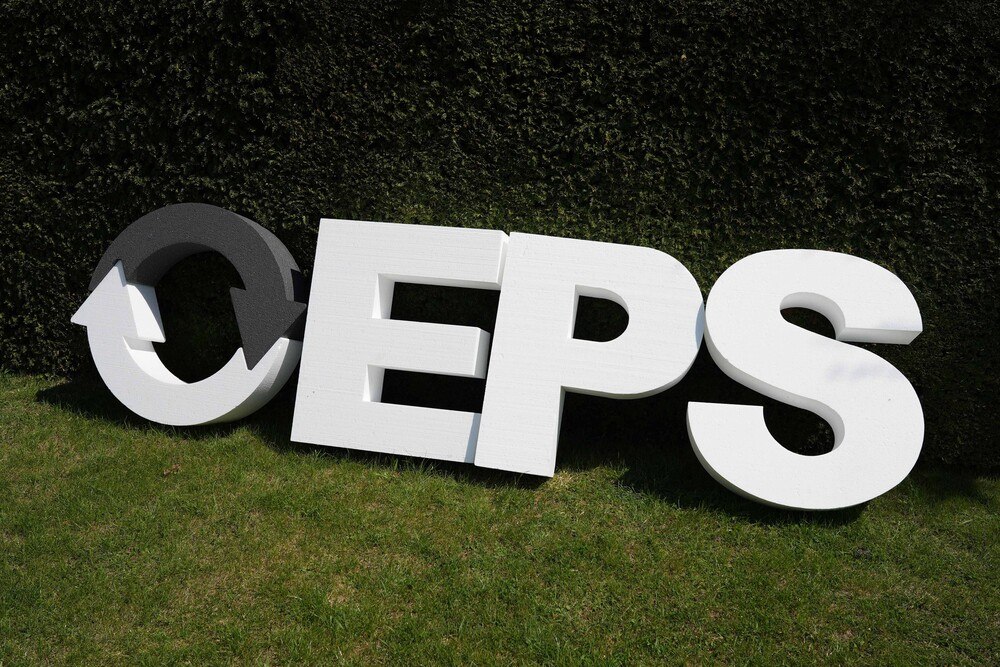 © EPSolutely-Konsortium
Aktuell startet eine österreichweite Sammlung und Wiederaufbereitung von EPS-Dämmplattenverschnitt im Pilotversuch.
Aktuell startet eine österreichweite Sammlung und Wiederaufbereitung von EPS-Dämmplattenverschnitt im Pilotversuch.