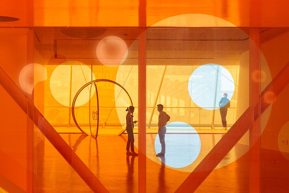 © Iwan Baan Ausstellungsinstallation in Orange