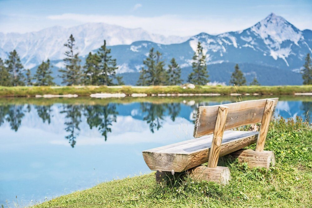 © CAHKT / iStock / Getty Images Plus via Getty Images Der TVB Seefeld plant eine App zur Besucherlenkung. Diese soll Gäste zu weniger frequentierten Ausflugszielen lotsen. Zum Beispiel zum Gschwandtkopf Speichersee (Bild oben).