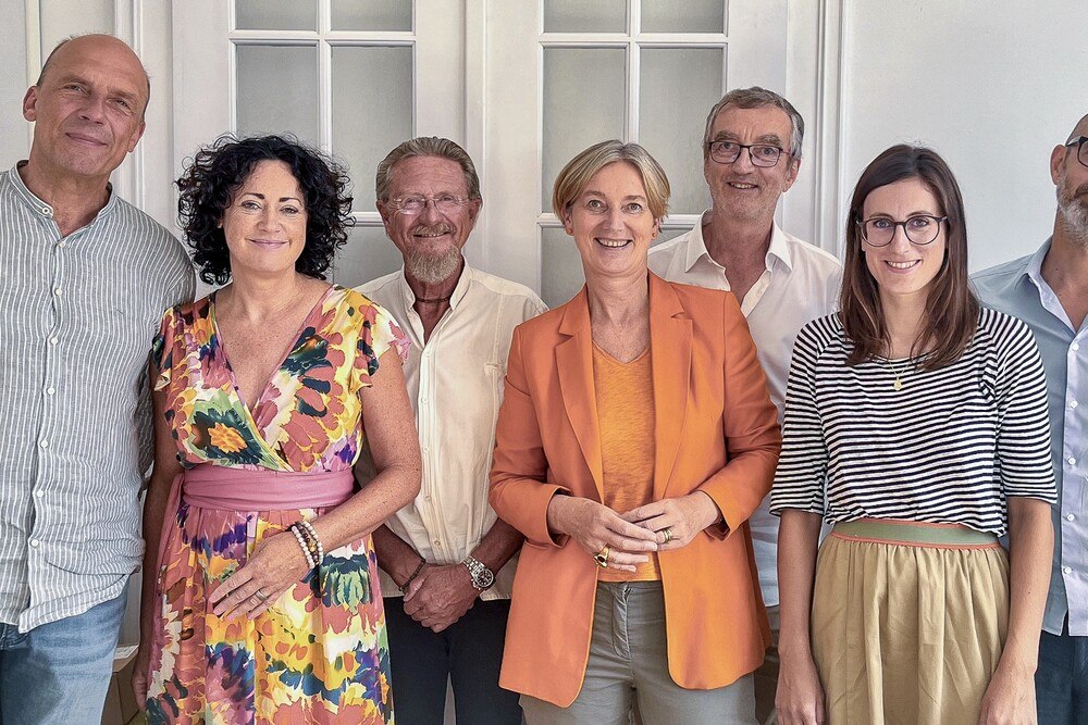 © zeitenwender.at
Das Team von "Zeiten.Wender": (v.l.:) Michael Patak, Susanne Lederer Pabst, Roland Falb, Gabriele Faber-Wiener, Florian Faber, Elisabeth Präauer und Roman Mesicek
Gruppenbild