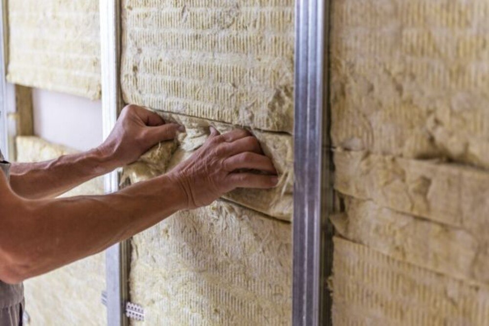 © ba11istic istock getty images plus
Forschungsprojekt Bitkoin: Wohin mit der Mineralwolle und woher mit dem Hüttensand?
Forschungsprojekt Bitkoin: Wohin mit der Mineralwolle?