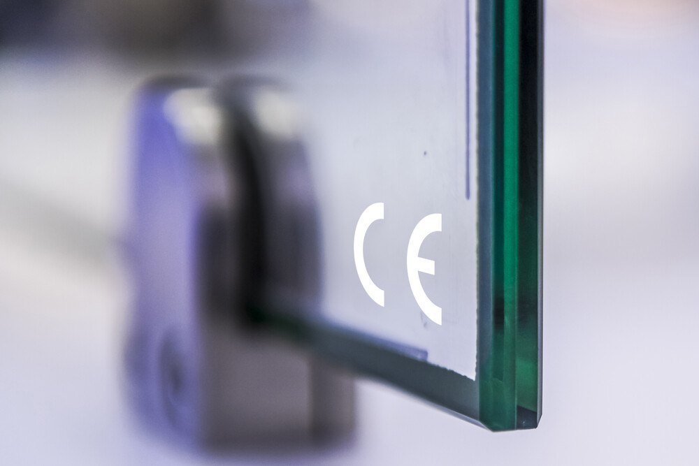 © Fineo by AGC
Als erster und einziger europäischer Hersteller erlangte Fineo by AGC damit die weltweit erste freiwillige CE-Kennzeichnung für sein Vakuumisolierglas.
Als erster und einziger europäischer Hersteller erlangte Fineo by AGC damit die weltweit erste freiwillige CE-Kennzeichnung für sein Vakuumisolierglas.