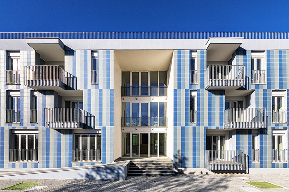 © Casalgrande Padana zwei Wohngebäude mit Keramikfassade