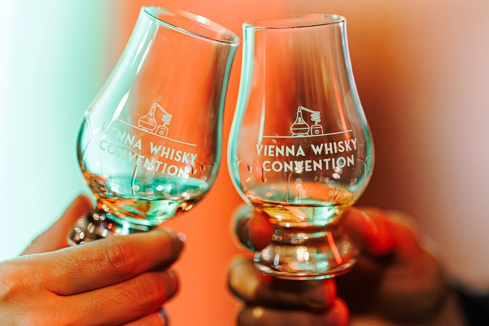 © Alexander Felten zwei Whisky Gläser