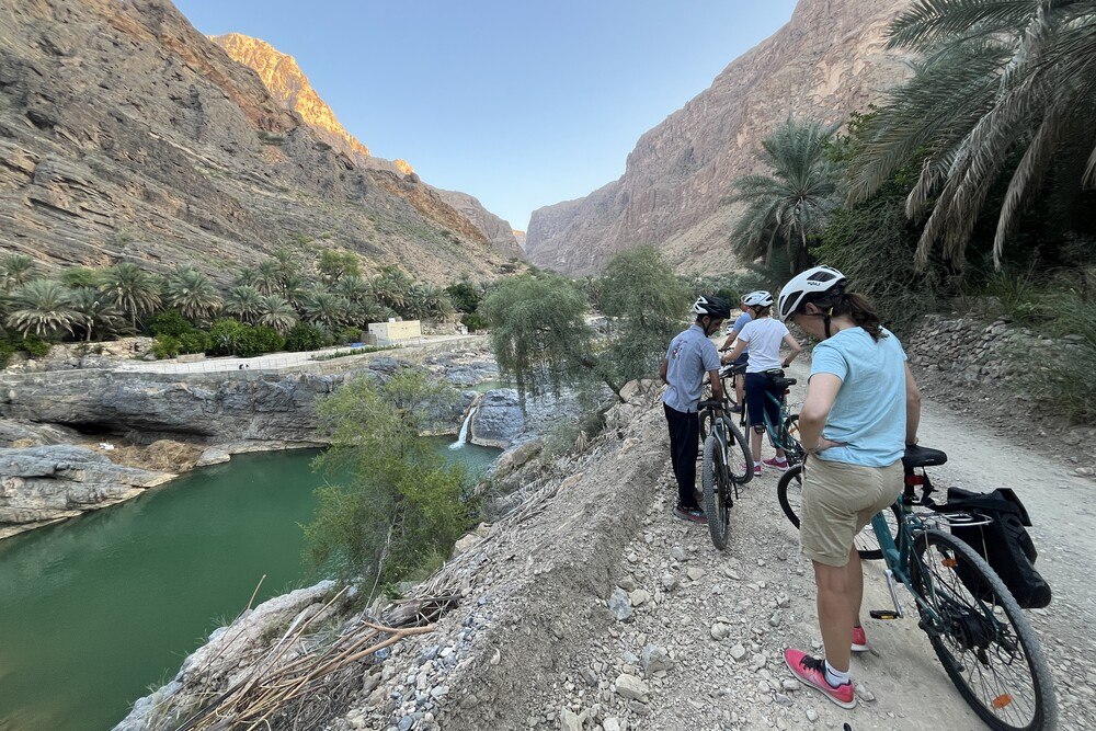© Andrea Lehky Kühlendes Wasserloch mitten im Wadi, dem ausgetrockneten Flusstal