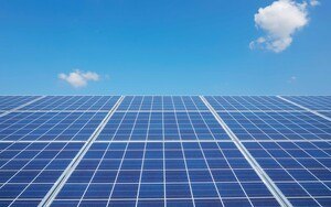 Das Wachstum neuinstallierter Photovoltaik-Anlagen lässt 2024 nach.