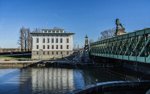 Otto Wagner Schleusengebäude mit Schemerl-Brücke