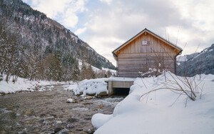 Schnee auf der Alm