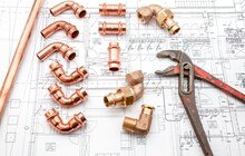 © DenBoma_iStock_Getty Images Plus Rohre und Verbindungen