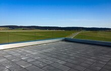 © Alufefa Das österreichische Unternehmen Alufefa hat ein Geländersystem entwickelt, das aus einem einzigen Grundprofil besteht und  individuell zusammengestellt werden kann.