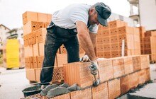 © Bogdanhoda istock getty images plus Bauen außerhalb der Norm: Vorstoß des Baugewerbes.