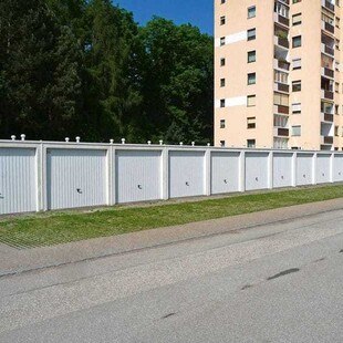 © Triflex Im Herzen des Gmundner Cumberlandparks befinden sich zahlreiche Garagen, die von den Bewohnern angemietet werden können.